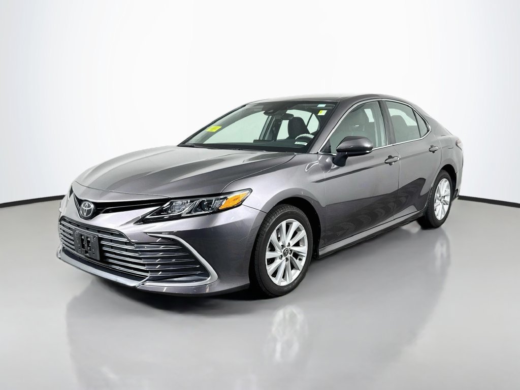 Used 2022 Toyota Camry LE AWD/4WD image 2