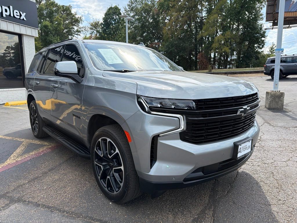 Used 2023 Chevrolet Tahoe RST w/ Luxury Package AWD/4WD image 4