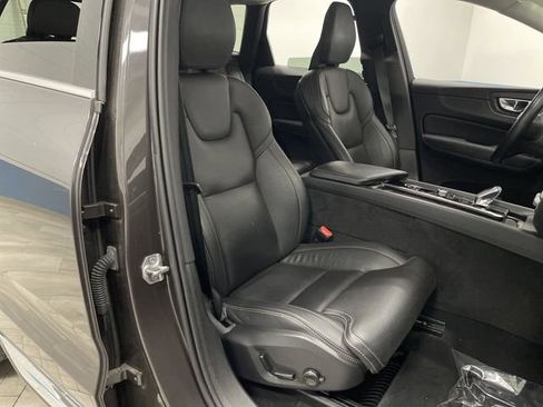 Used 2022 Volvo XC60 T8 Inscription w/ Advanced Package image 31