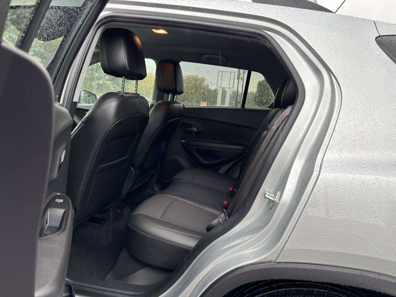 Used 2019 Chevrolet Trax LT w/ LT Convenience Package FWD image 33