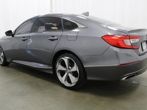 Used 2018 Honda Accord Touring image 9