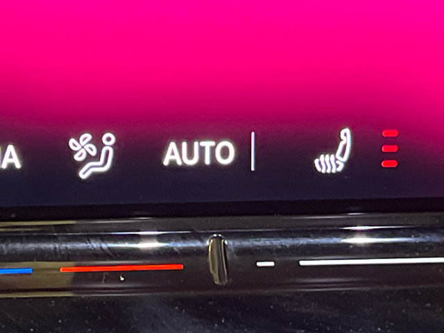 Certified 2025 Volkswagen Tiguan SE FWD image 26