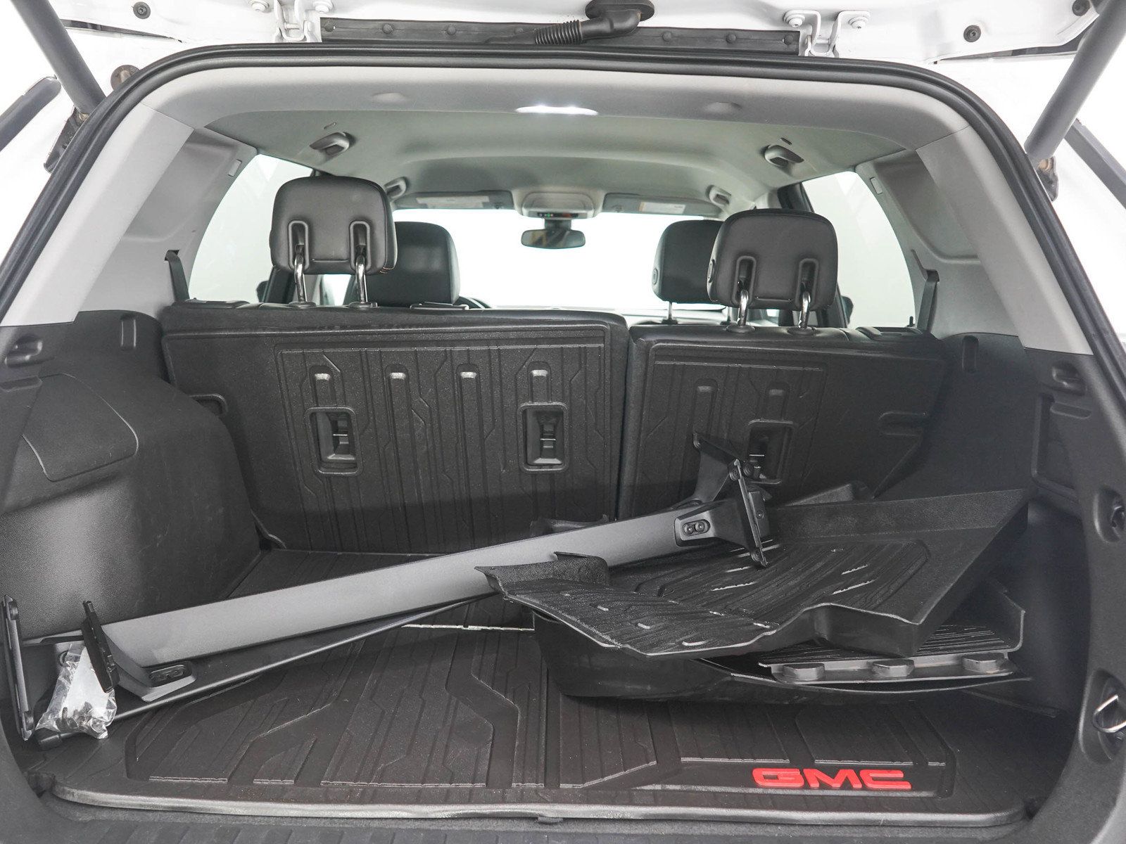 Used 2020 GMC Terrain SLT w/ Preferred Package AWD/4WD image 11