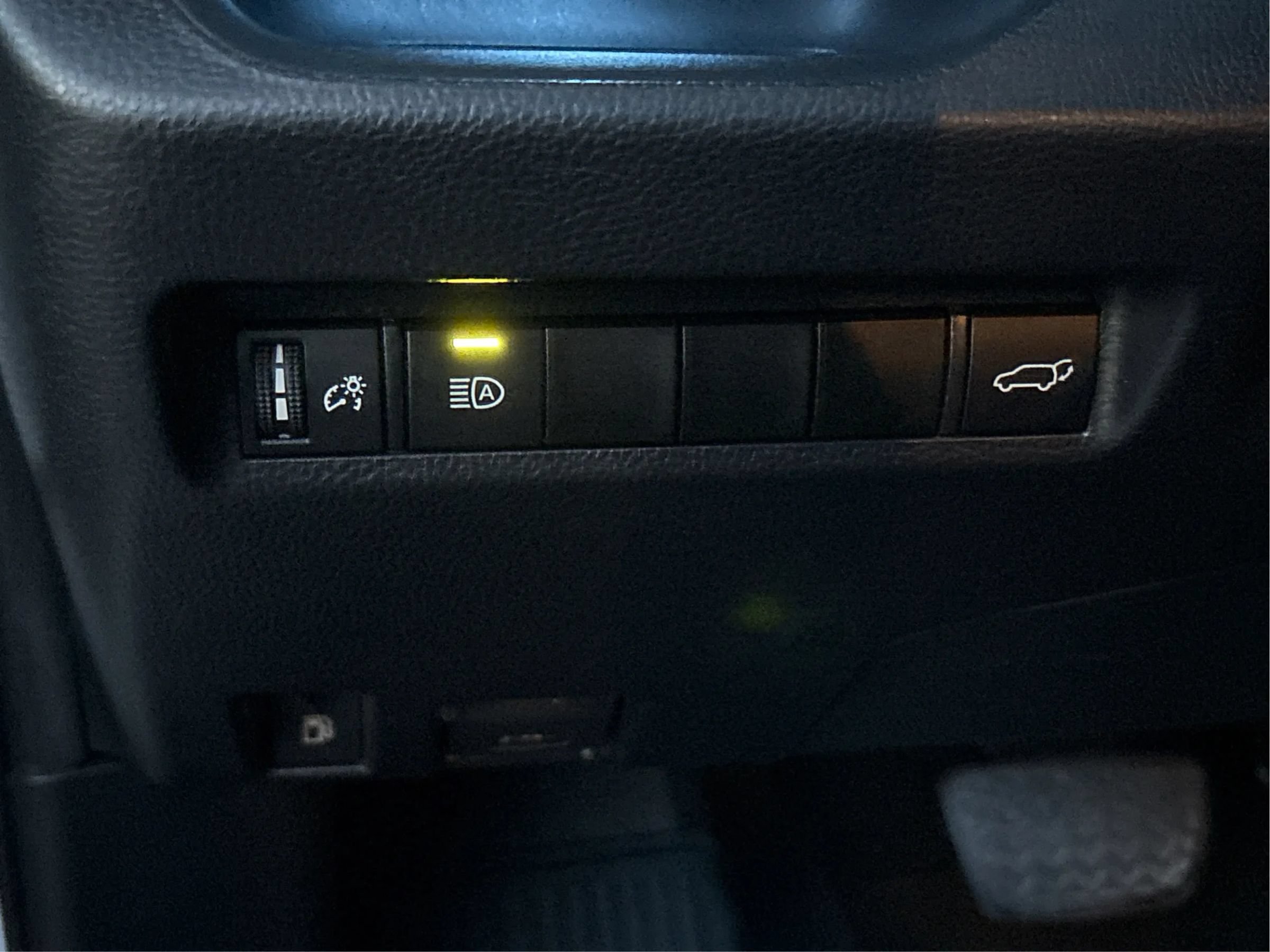 Used 2019 Toyota RAV4 XSE AWD/4WD image 40