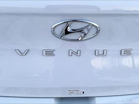 New 2026 Hyundai Venue SEL image 18