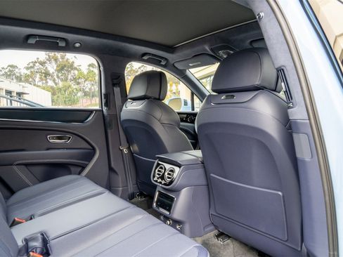 New 2025 Bentley Bentayga image 37