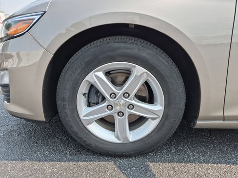 Certified 2022 Chevrolet Malibu LS FWD image 32
