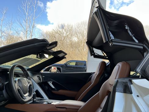 Used 2017 Chevrolet Corvette Stingray Convertible w/ 2LT Preferred Equipment Group image 17