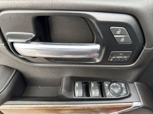 Certified 2019 Chevrolet Silverado 1500 High Country w/ Technology Package image 29