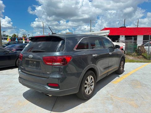 Used 2020 Kia Sorento FWD V6 image 3