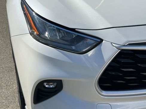 Used 2020 Toyota Highlander XLE image 8