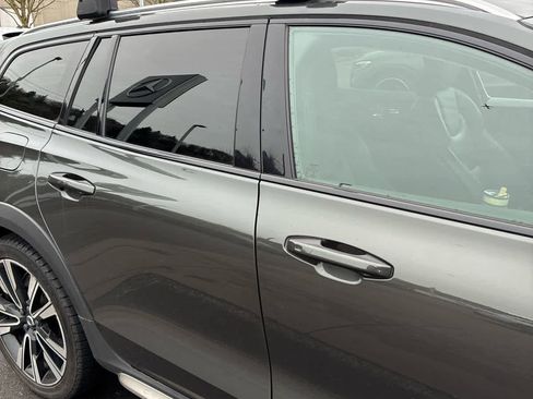 Used 2020 Volvo V60 T5 Cross Country image 14