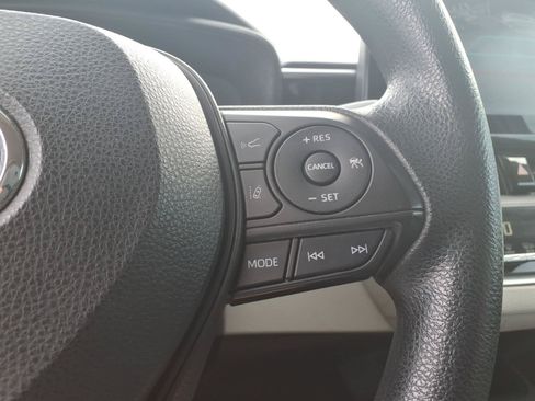 Used 2022 Toyota Corolla LE w/ LE Convenience Package FWD image 18
