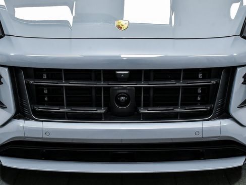 Used 2024 Porsche Cayenne Turbo GT image 75