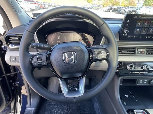 New 2025 Honda Pilot Touring image 35
