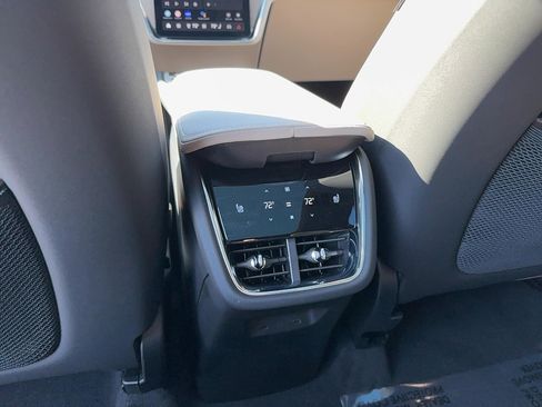 Used 2025 Volvo EX90 Ultra w/ Protection Package Premier image 18