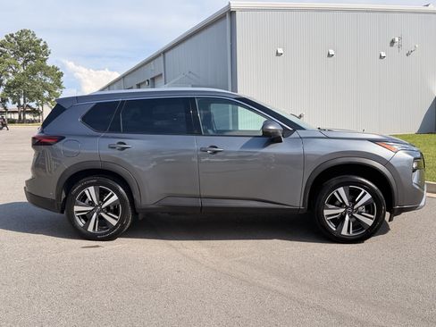 Used 2026 Nissan Rogue SL FWD image 12