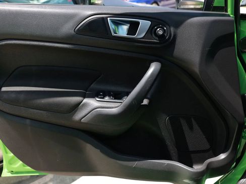 Used 2015 Ford Fiesta SE FWD image 40