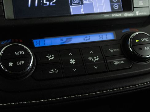 Used 2018 Toyota RAV4 Limited image 24