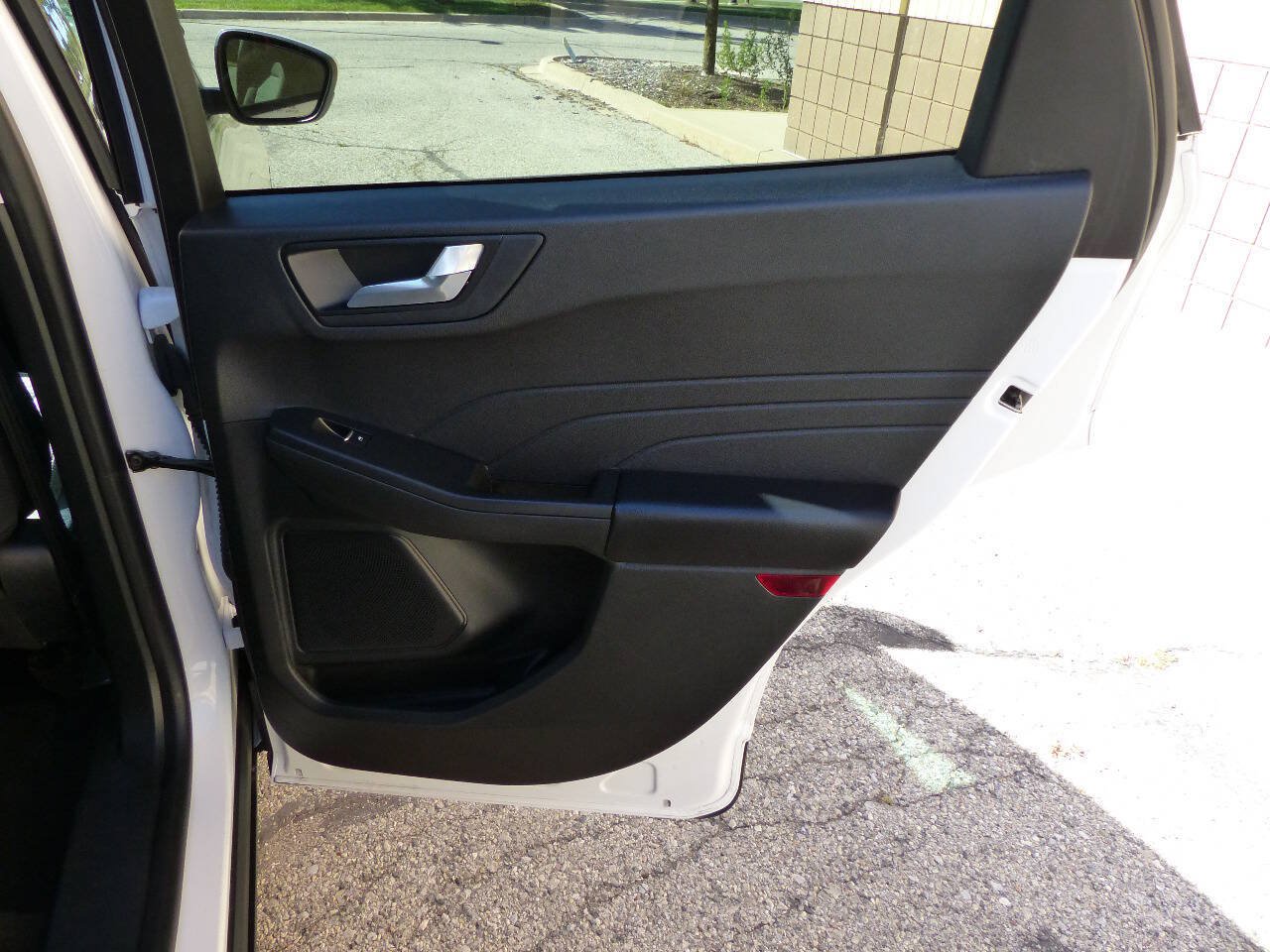 Used 2021 Ford Escape SE FWD image 38