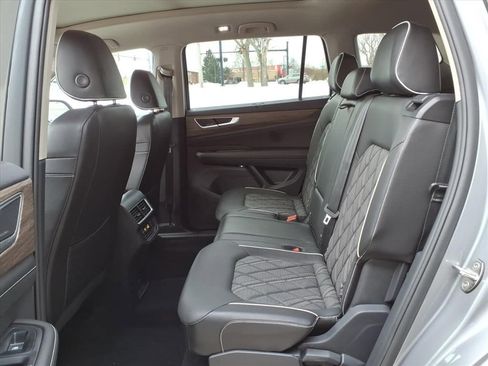 Used 2024 Volkswagen Atlas SEL Premium R-Line image 26