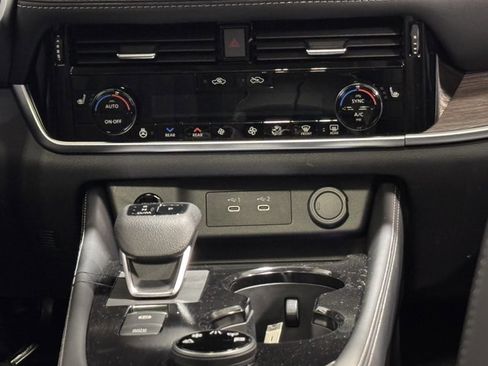 New 2026 Nissan Rogue Platinum w/ Platinum Premium Package image 19