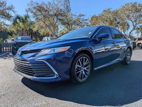 Used 2024 Toyota Camry XLE image 8