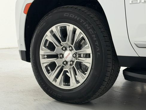 Used 2024 GMC Yukon XL Denali w/ Advanced Technology Package RWD image 55