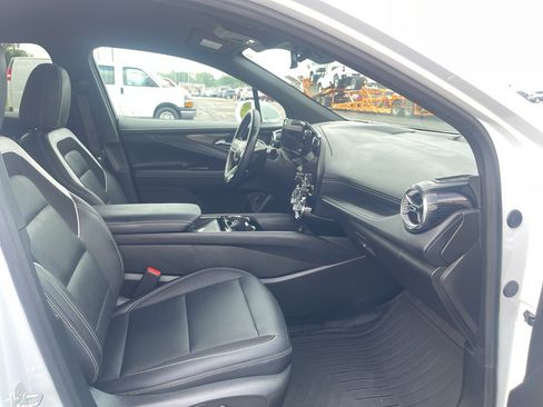 Used 2024 Chevrolet Blazer EV LT AWD/4WD image 28