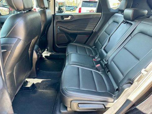 Used 2022 Ford Escape SEL w/ Technology Package image 9