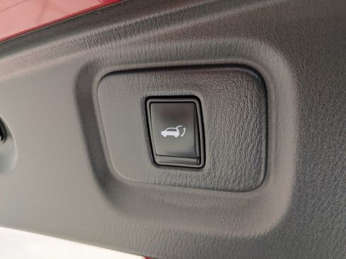 Used 2019 Nissan Pathfinder SL w/ SL Premium Package AWD/4WD image 12