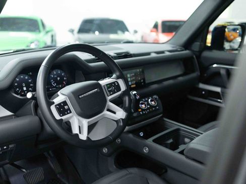 Used 2023 Land Rover Defender 90 SE AWD/4WD image 64
