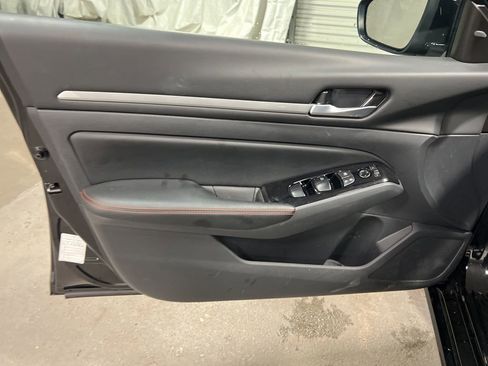 Used 2025 Nissan Altima 2.5 SR image 21