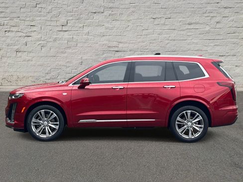 Used 2023 Cadillac XT6 Premium Luxury FWD image 2