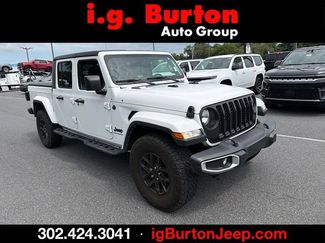 Used 2023 Jeep Gladiator Sport AWD/4WD video 1