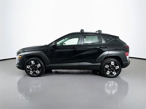 Used 2025 Hyundai Kona SEL image 5