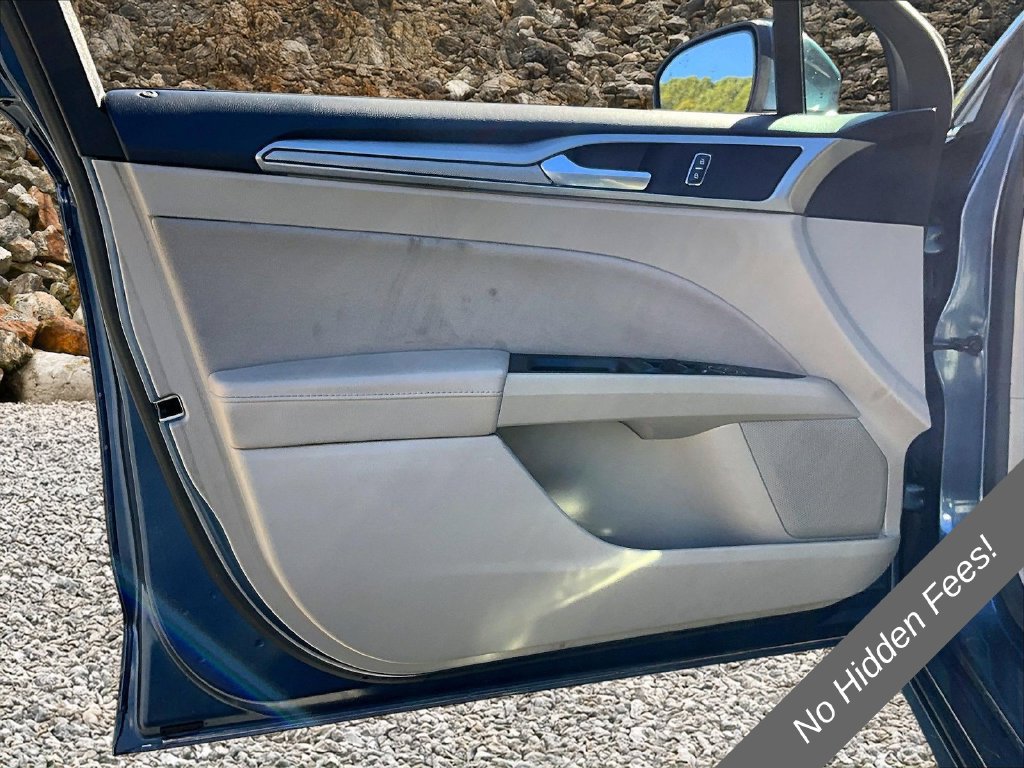 Used 2019 Ford Fusion SE FWD image 20