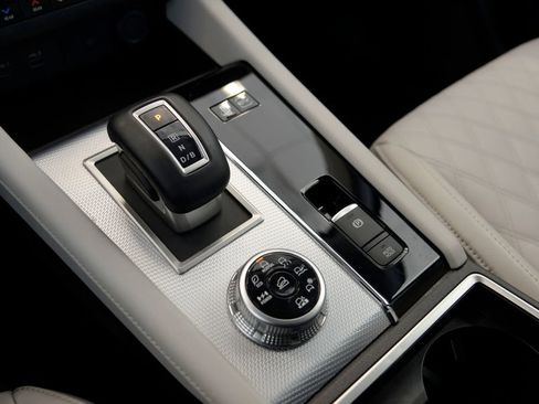 Used 2023 Mitsubishi Outlander SEL image 25