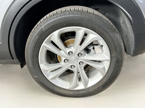 Used 2023 Buick Encore GX Preferred w/ Cold Weather Comfort Package AWD/4WD image 8
