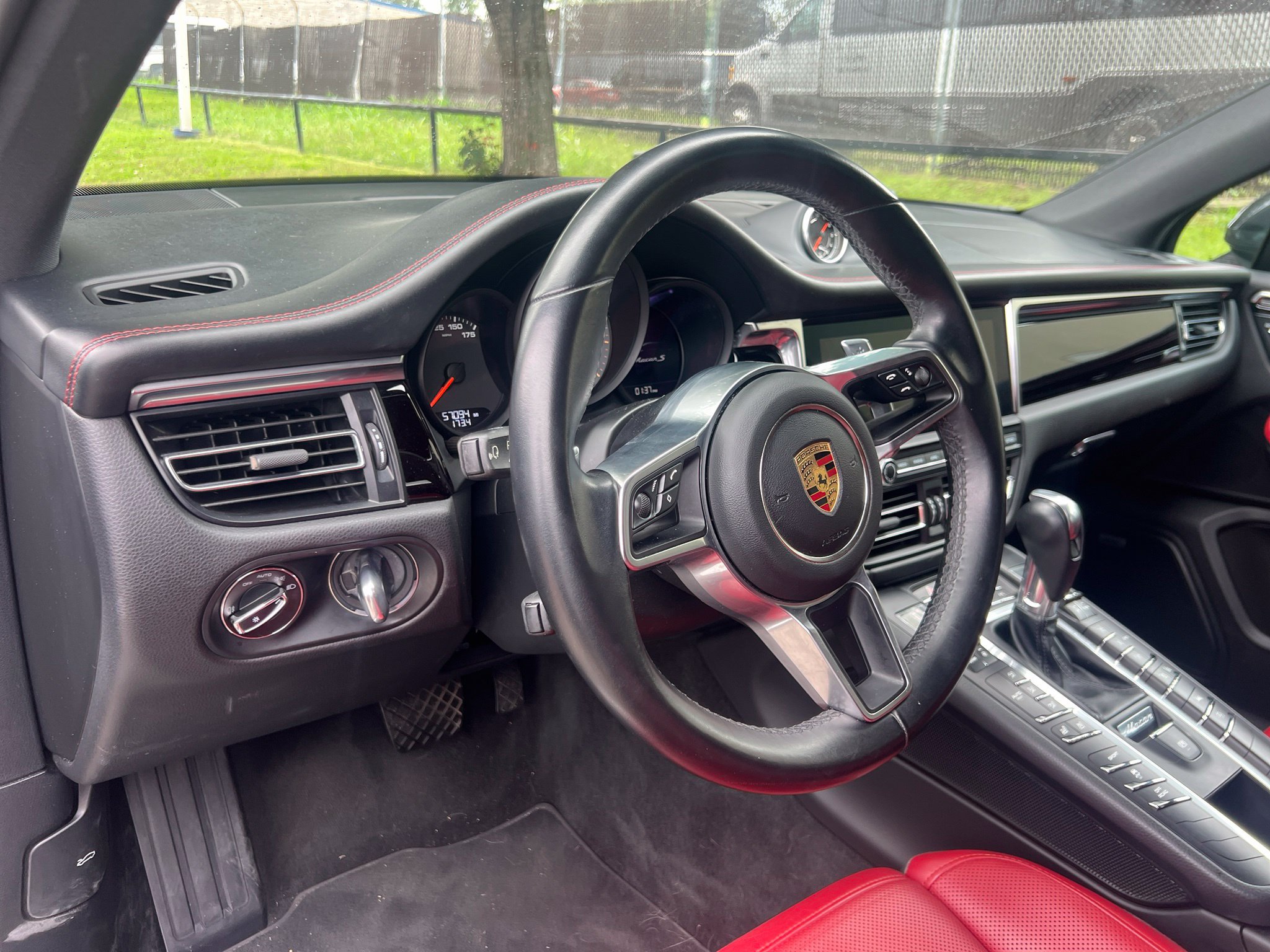 Used 2021 Porsche Macan S AWD/4WD image 11