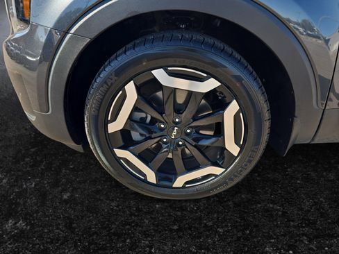 Used 2023 Kia Telluride S image 9