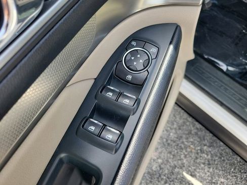 Used 2019 Ford Explorer XLT w/ Equipment Group 202A FWD image 23