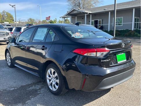 Used 2023 Toyota Corolla LE image 5