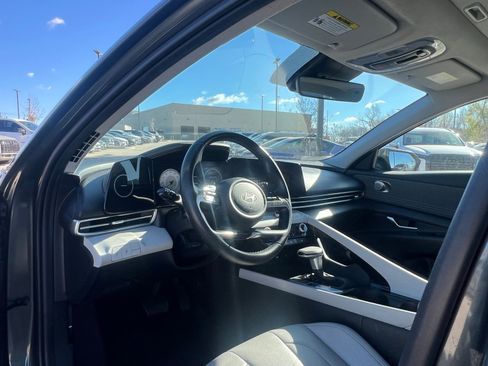 Certified 2024 Hyundai Elantra Limited image 22