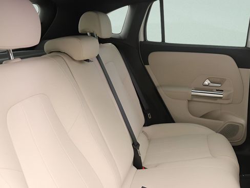 Certified 2026 Mercedes-Benz GLA 250 image 28