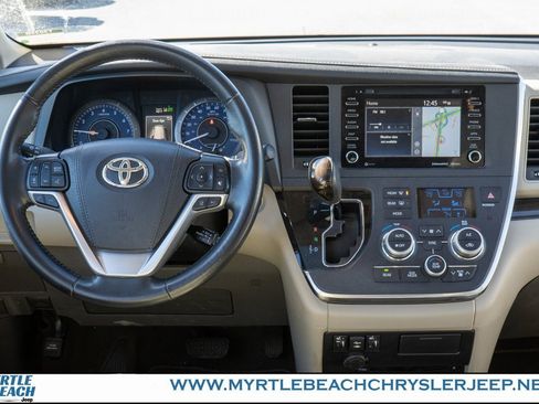 Used 2019 Toyota Sienna XLE Premium image 15