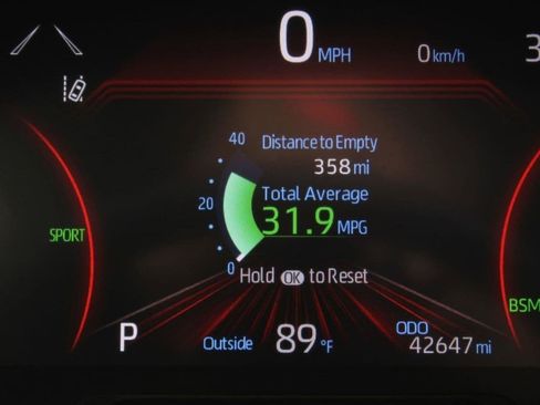 Used 2025 Toyota RAV4 XLE FWD image 27