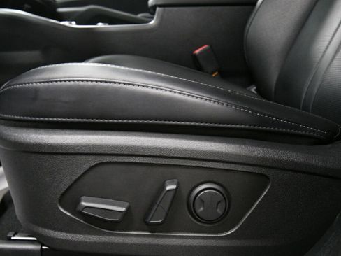 Used 2025 Kia Sorento EX AWD/4WD image 11