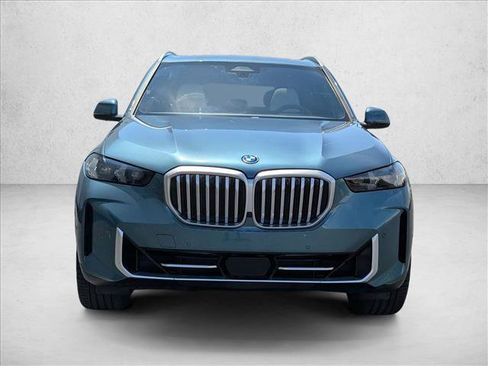 Used 2024 BMW X5 xDrive50e w/ Parking Assistance Package AWD/4WD image 2