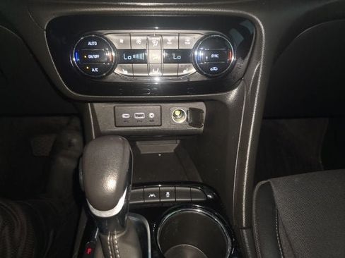 Used 2021 Buick Encore GX Select FWD image 22